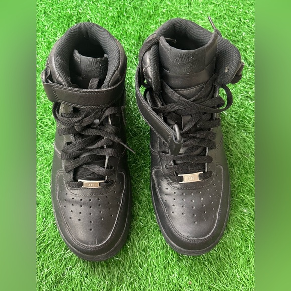 Nike\u200e Air Force 1 MidBlack (2016) Size Men's 8.5